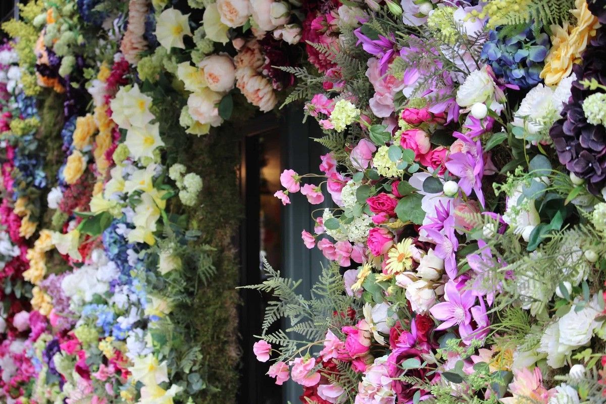 Если есть желание пойти на курсы обучения флористике, то мы вам подскажем как это сделать